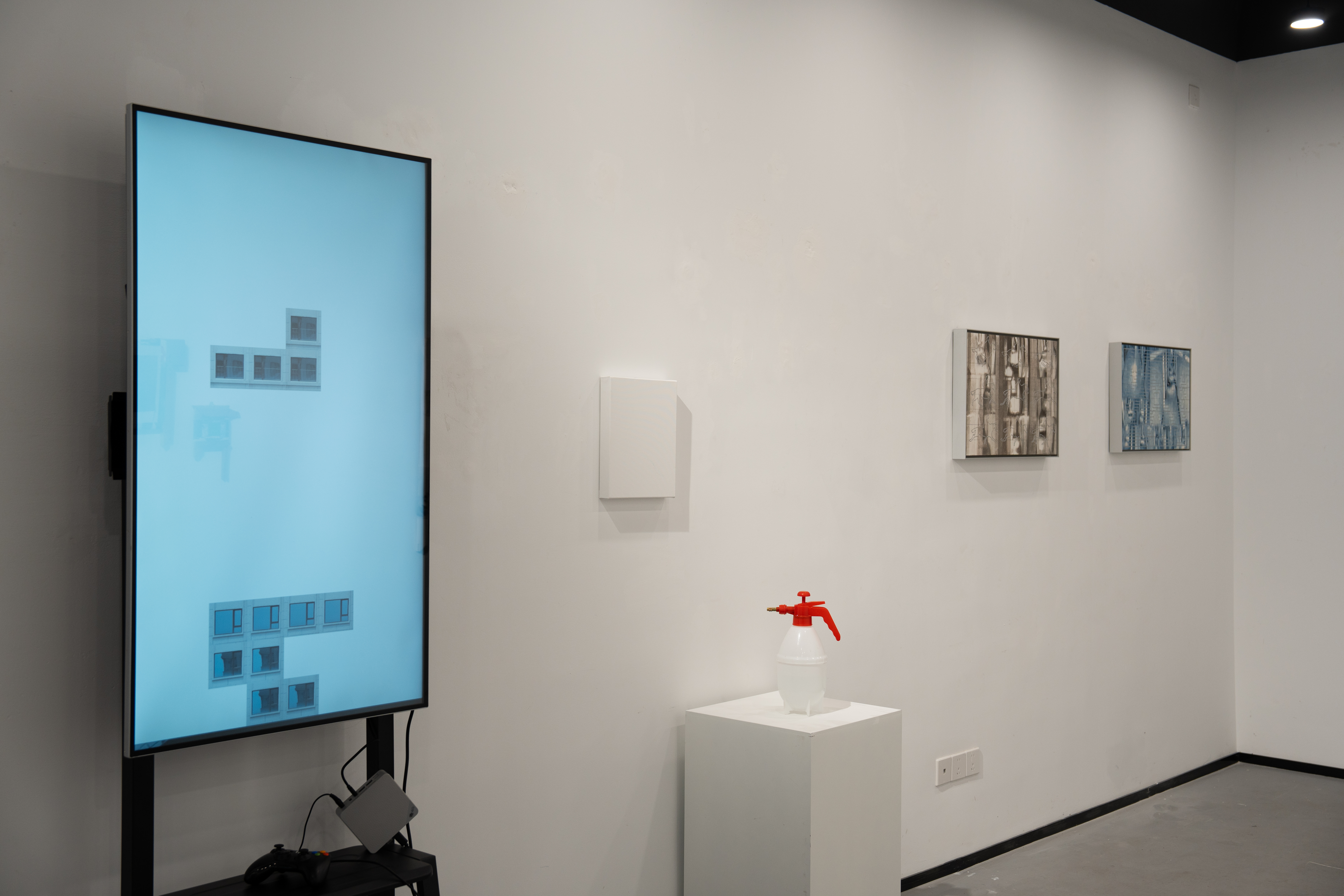 荡秋千 展览现场 6 · 刘乙霖、武泽旭、余艺泽、张砚墨 Yilin Liu, Zexu Wu, Yize Yu, Yanmo Zhang · L Gallery