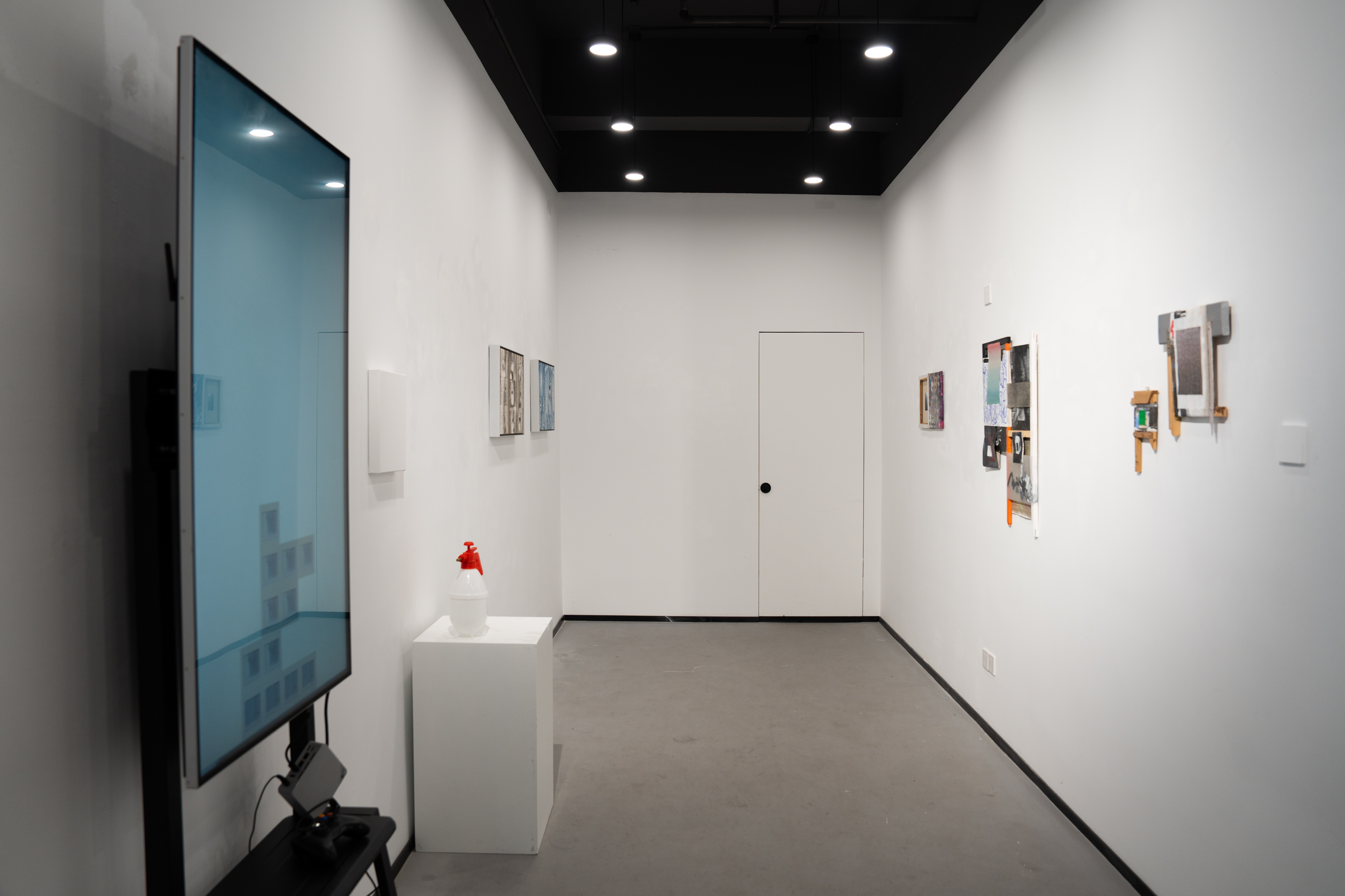 荡秋千 展览现场 3 · 刘乙霖、武泽旭、余艺泽、张砚墨 Yilin Liu, Zexu Wu, Yize Yu, Yanmo Zhang · L Gallery