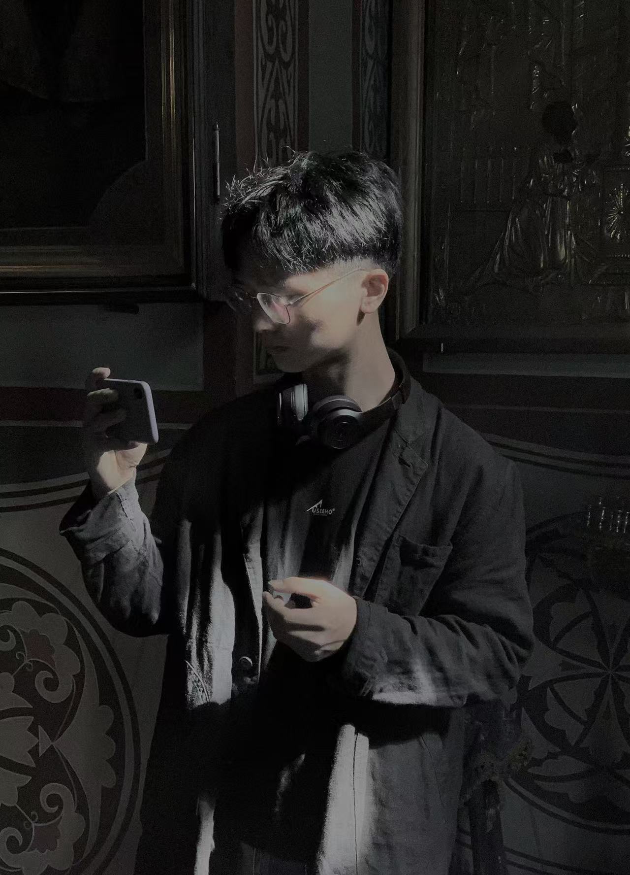 武泽旭 艺术家肖像 · ZEXU WU